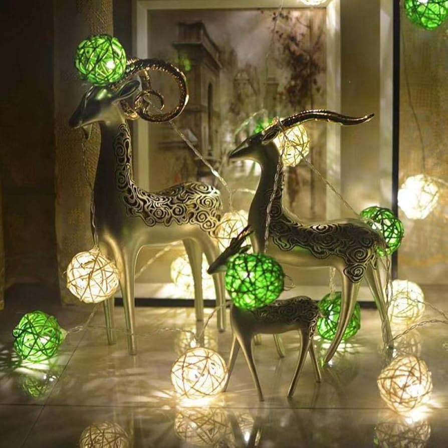 1 Set of Green n White 5cm Rattan Cane 50 Ball Battery Powered LONG 5m String Lights Christmas Gift Home Wedding Party Bedroom Decoration Table Centrepiece