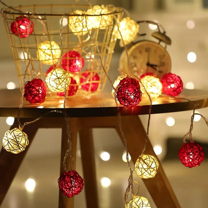 1 Set of Red and White5cm Rattan Cane 20 Ball Battery Powered 3m String Lights Christmas Gift Home Wedding Party Bedroom Decoration Table Centrepiece