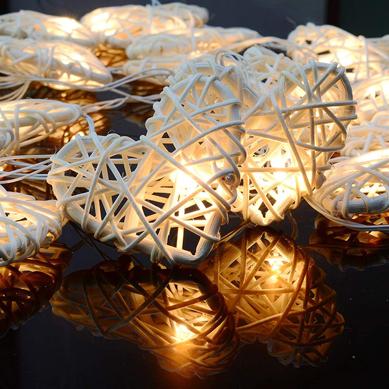 50 White 3D Hollowed Rattan Heart-Shaped 5M LONG String Fairy Lights, Battery (AA) Indoor & Outdoor Decorations Wedding Valentines Romantic Room Table Lighting