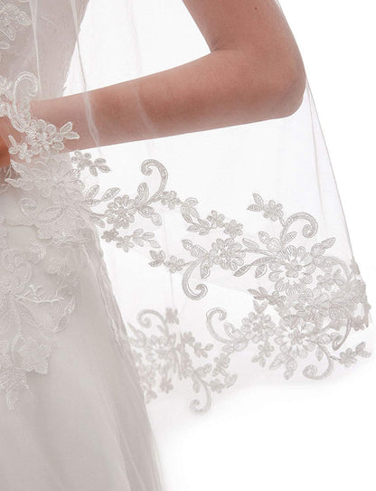 White Elegant Short Bridal Veil - Single Tier with Delicate Lace Applique Edge - Wedding Hair Accessory
